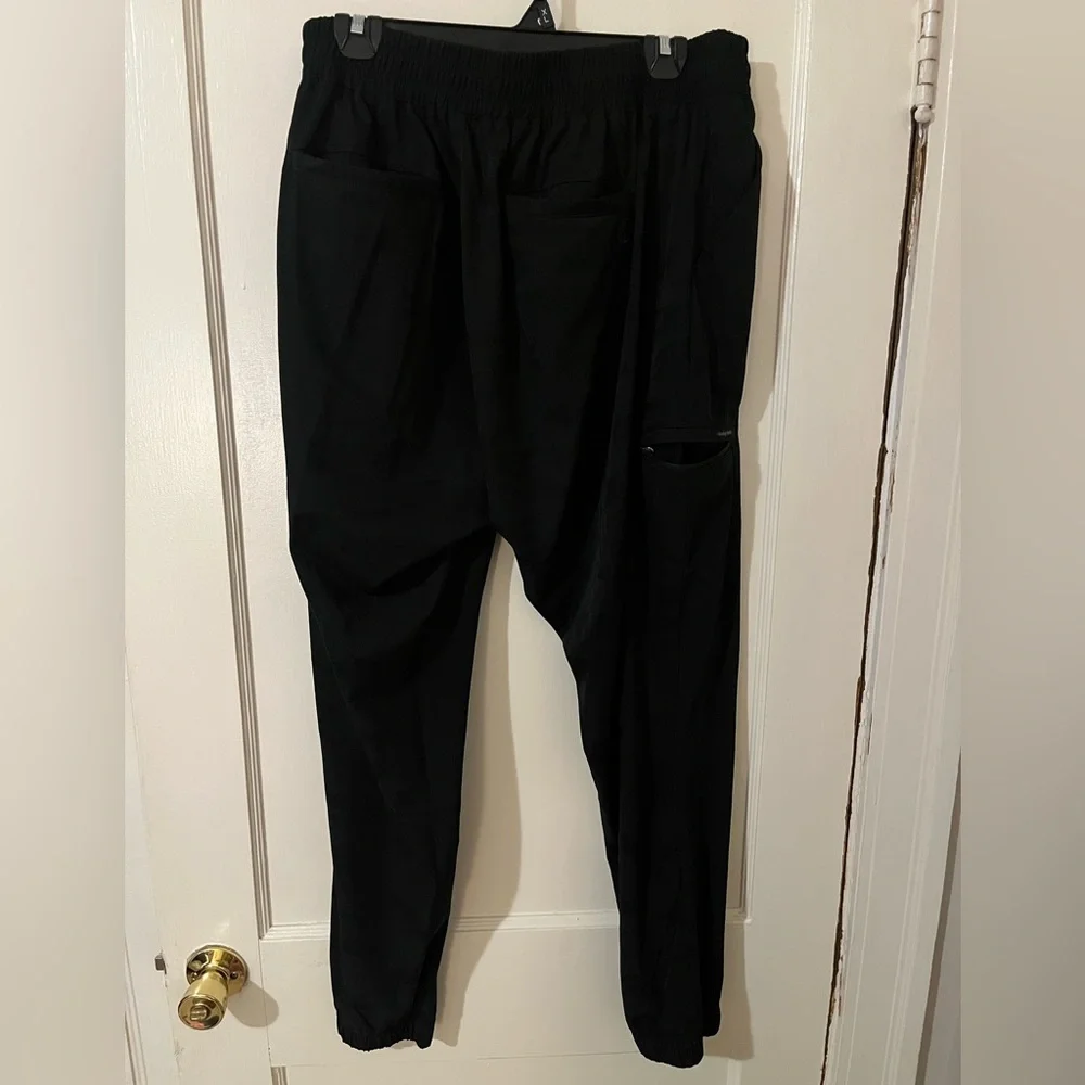 Healing Hands Black Camo Jogger Scrub Pants - Picture 2 of 3